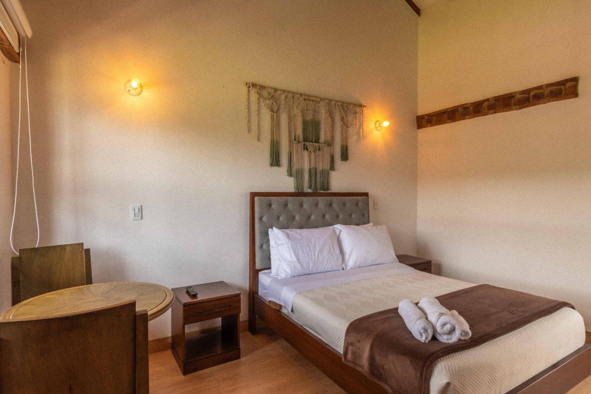 Artemisa Hotel Santa Sofía Стая снимка
