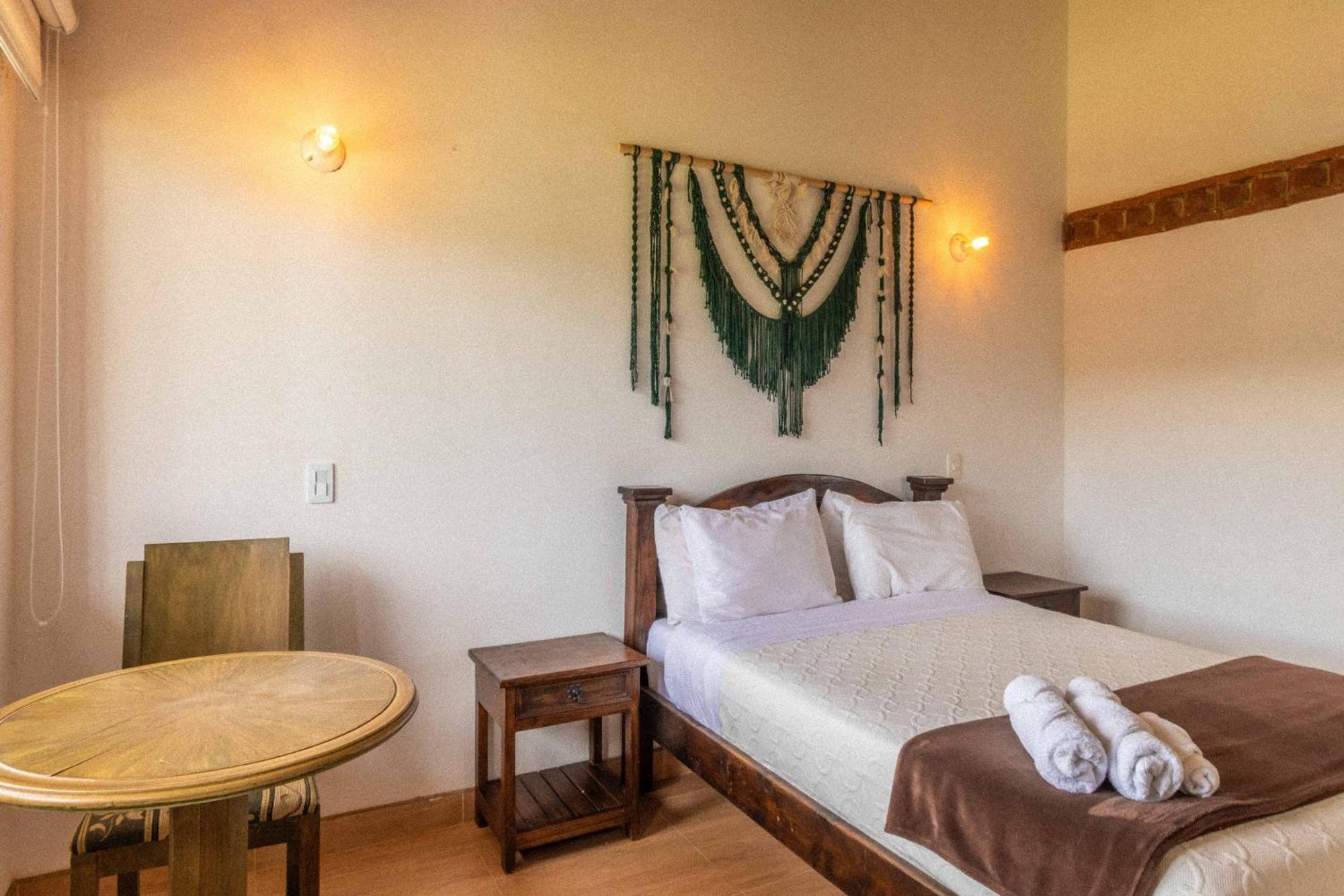 Artemisa Hotel Santa Sofía Стая снимка